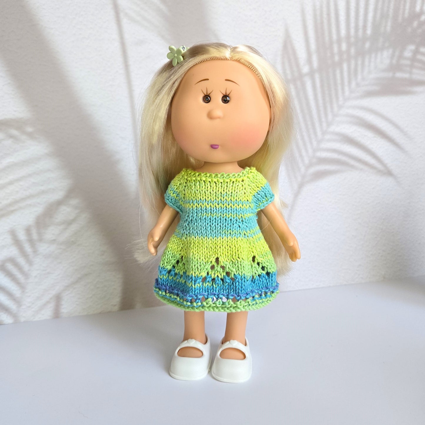Modèle tricot poupée Little Mia, robe Florette vêtements poupée lu.dingir