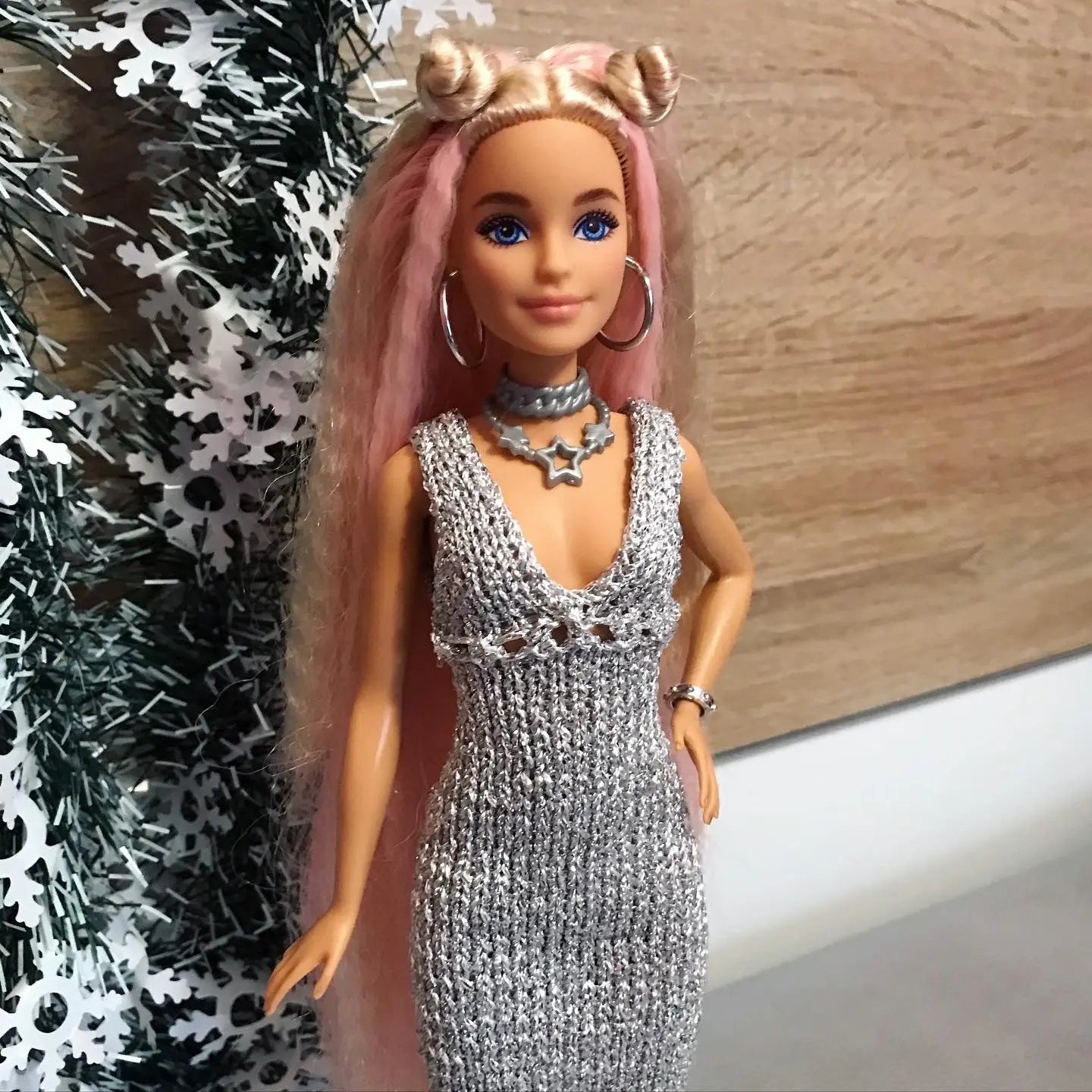Patron de tricot pour poupées mannequins, Robe argentée pour Barbie lu.dingir