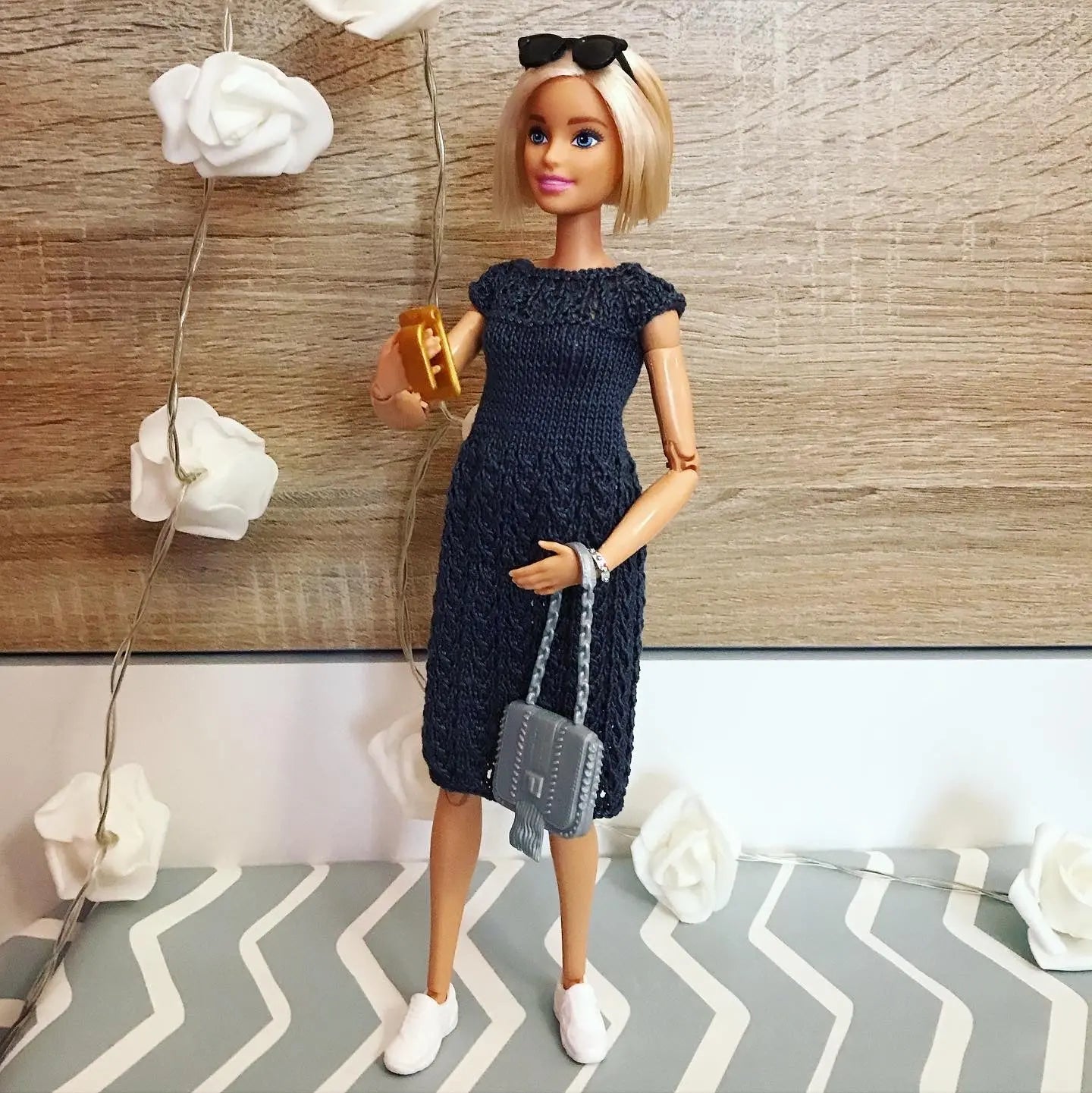 Patron de tricot pour poupées mannequins, Robe grise pour Barbie lu.dingir