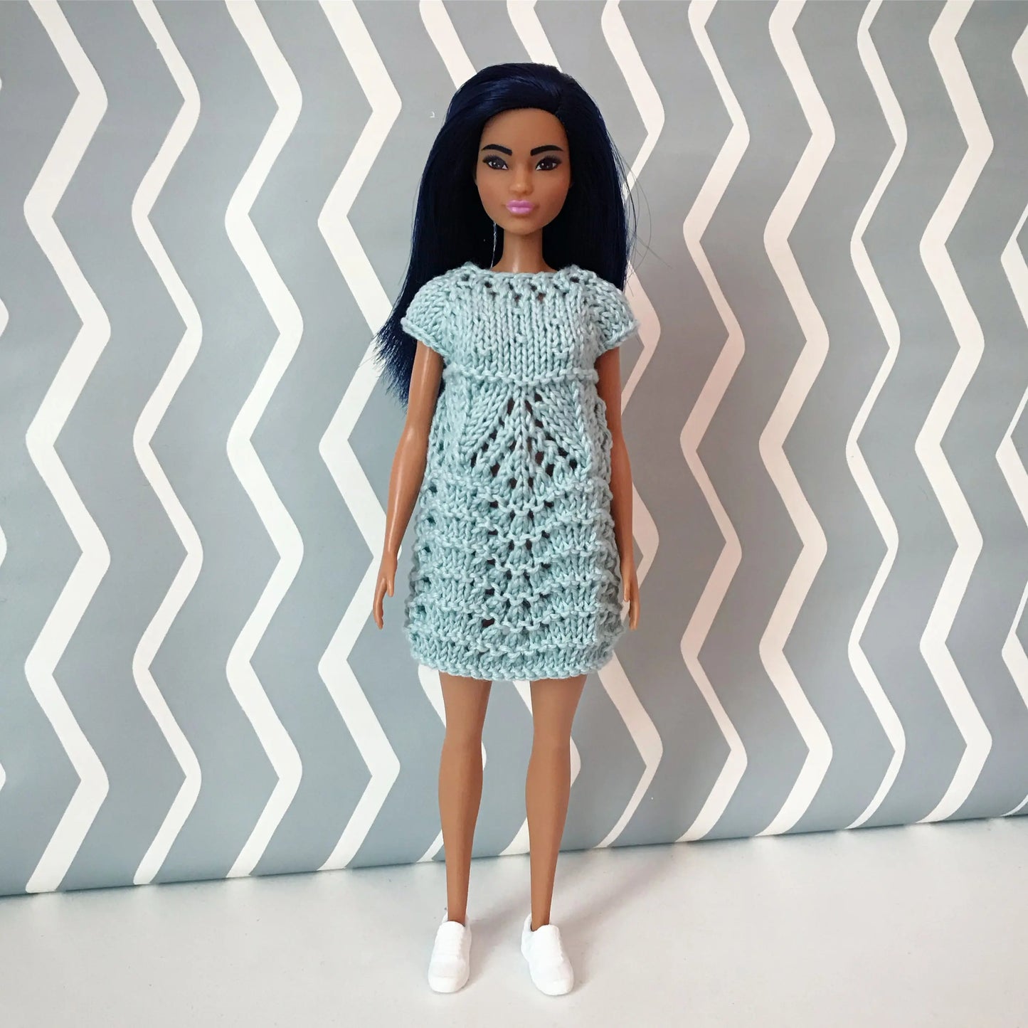 Patron tricot pour poupées mannequins, Robe menthe pour poupée Barbie lu.dingir