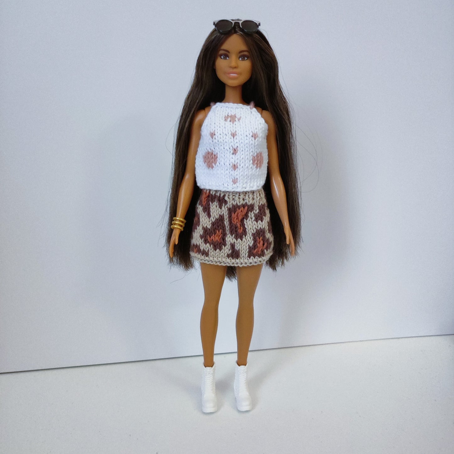 Modèle tricot poupée Barbie, Jupe léopard et top vêtements Barbie lu.dingir