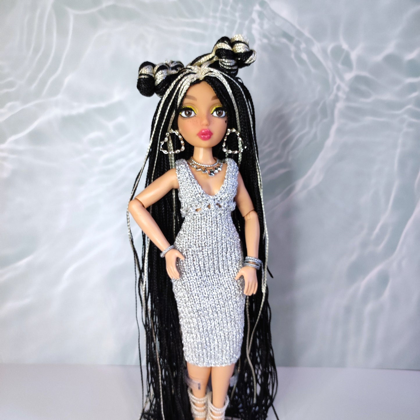 Modèle tricot poupée Barbie, Robe argentée vêtements Barbie lu.dingir