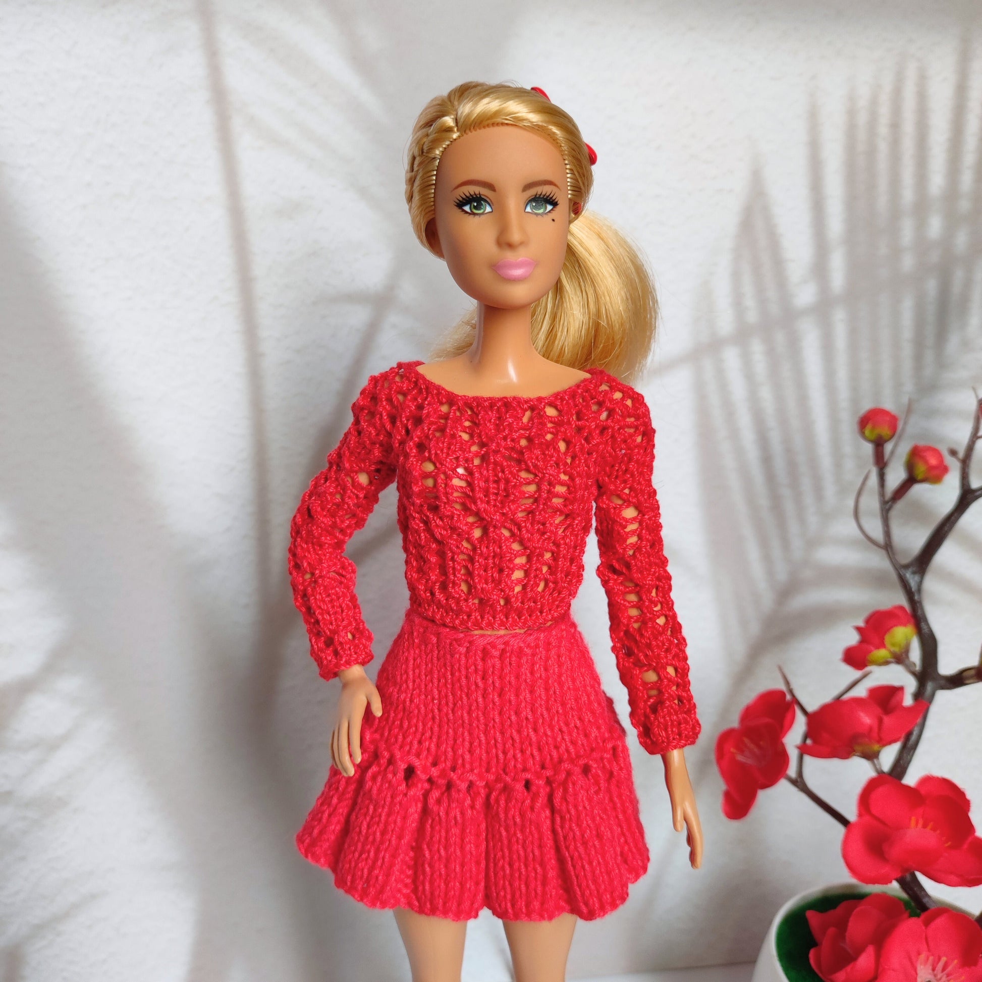 Modèle tricot poupée Barbie, Pull Adele et jupe vêtements Barbie lu.dingir
