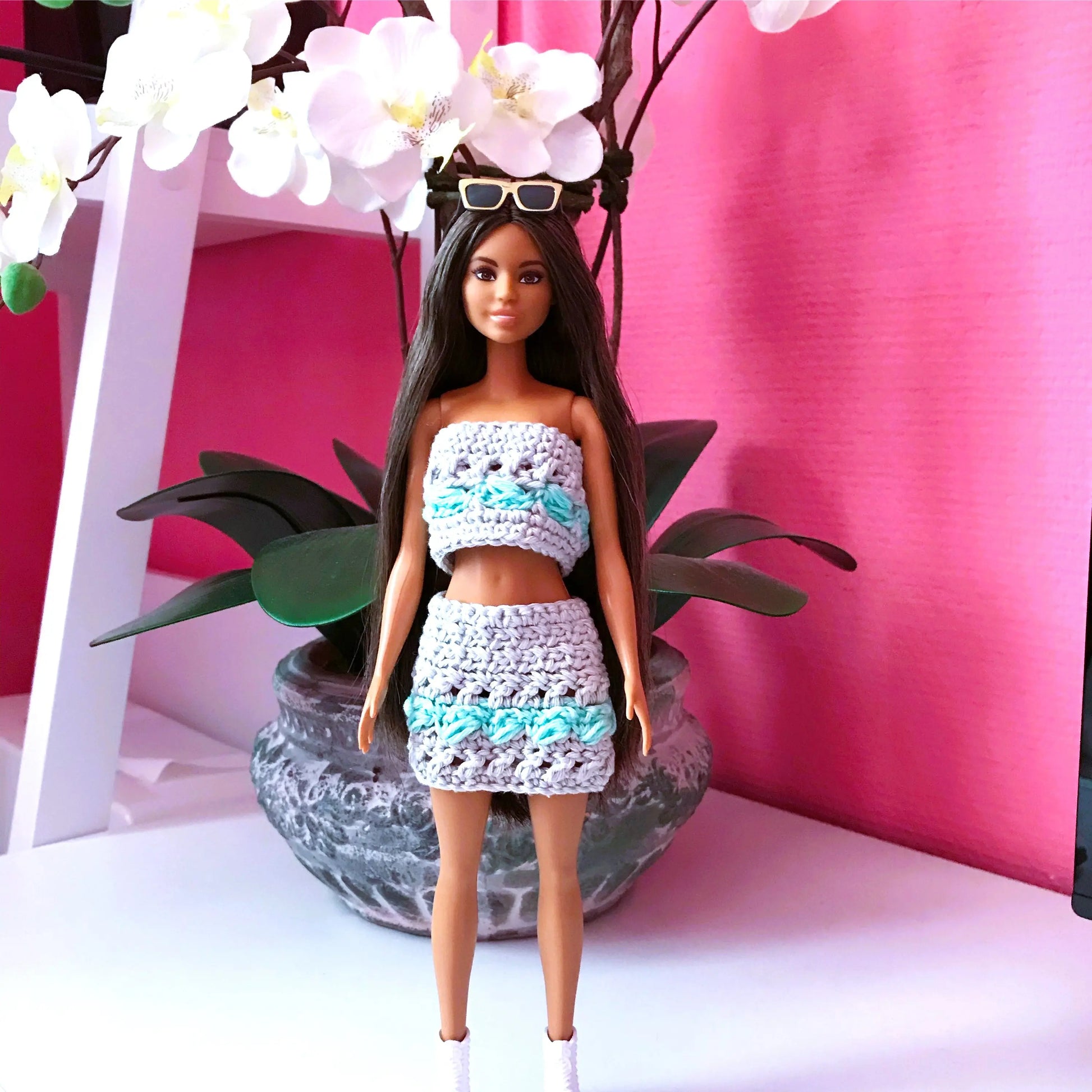 Patron de crochet GRATUIT, Crop top et mini jupe pour poupée Barbie lu.dingir