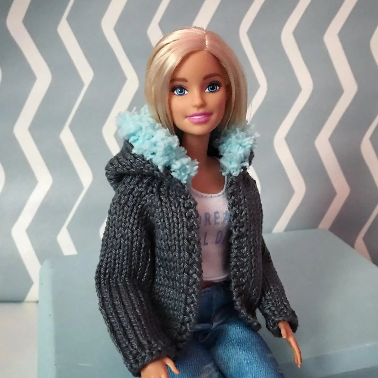 Patron de tricot pour poupées mannequins, Veste à capuche pour Barbie lu.dingir